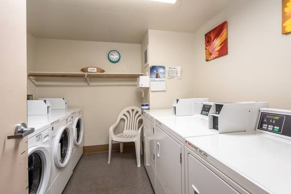 Apartments on Enterprise Drive Ofc · Rohnert Park photo 4