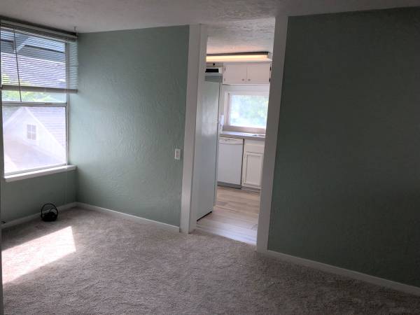 1BR/1BA Duplex on “B” Logan · Santa Cruz photo 5