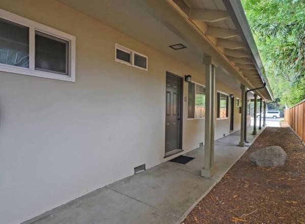 1BR/1BA Apartment · Menlo Park photo 2
