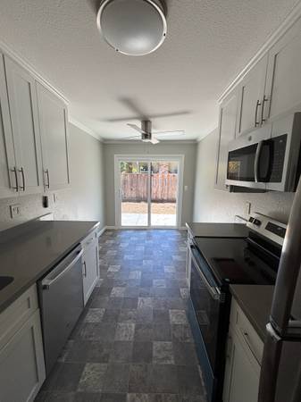 1BR/1BA Apartment · Menlo Park photo 5