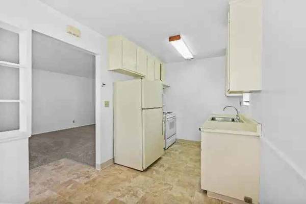 2BR/1BA Apartment on Monroe St · Santa Clara photo 2