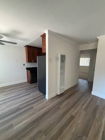 2BR/1BA Apartment · Menlo Park photo 5