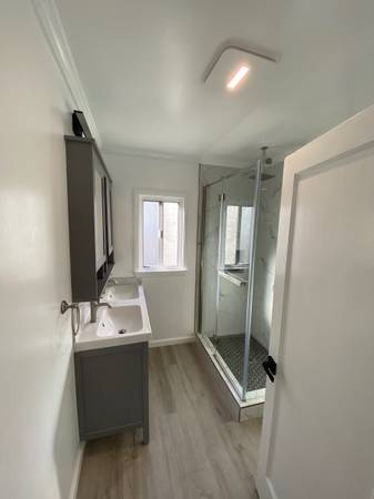 2BR/2BA Apartment · Richmond photo 4