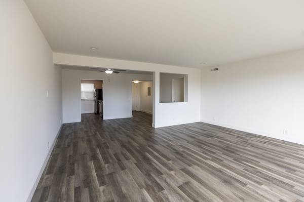 3BR/2BA Flat on Portofino Drive · San Carlos photo 5