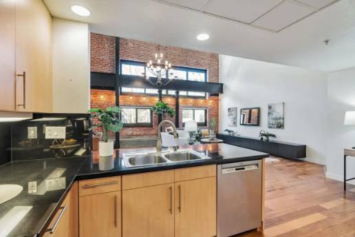 1BR/2BA Condo on Bush St · San Jose photo 3