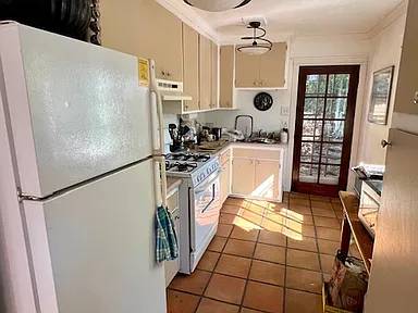 2BR/1BA Single Family House on Forrest Ave · Fairfax photo 5