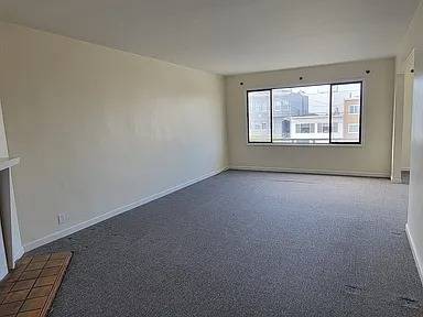 2BR/1BA Single Family House on White St · San Francisco photo 2