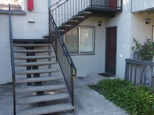 Apartments on Willow Pass Road · Concord photo 4
