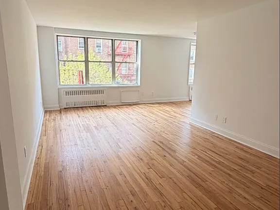 1BR/1BA Single Family House on Grand Central Pkwy · Queens Village photo 4