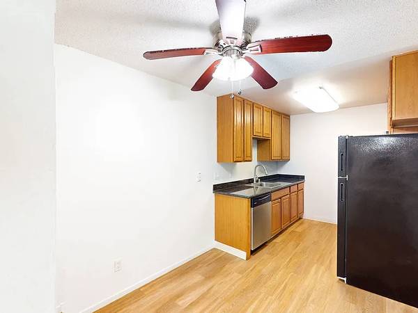 2BR/2BA Apartment on Alameda Del Prado · Novato photo 2