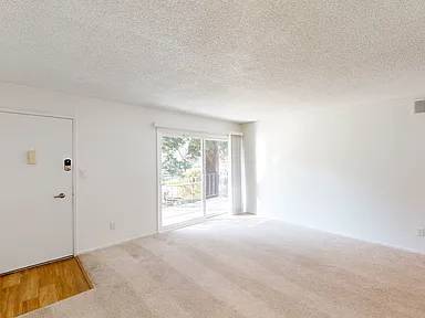 2BR/2BA Apartment on Alameda Del Prado · Novato photo 4