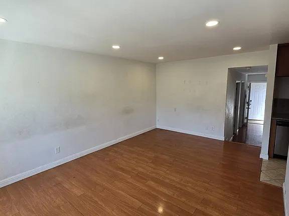2BR/1BA Apartment on Arbor Ave · Hayward photo 3