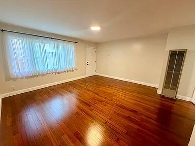 2BR/1BA Apartment · San Bruno photo 2