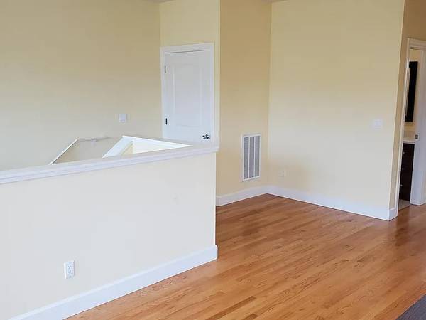 Apartments on Werner Ave · Daly City photo 4