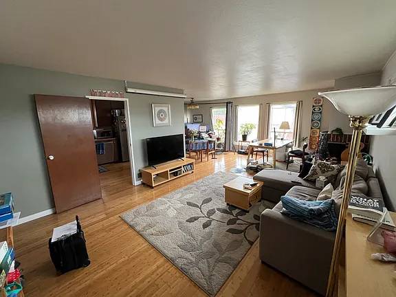 3BR/2BA Apartment on Westbrook Ave · San Francisco photo 3