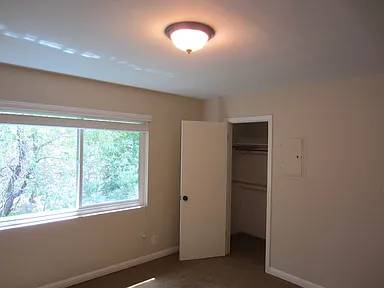1BR/1BA Apartment on Crystal Springs Rd · San Mateo photo 3