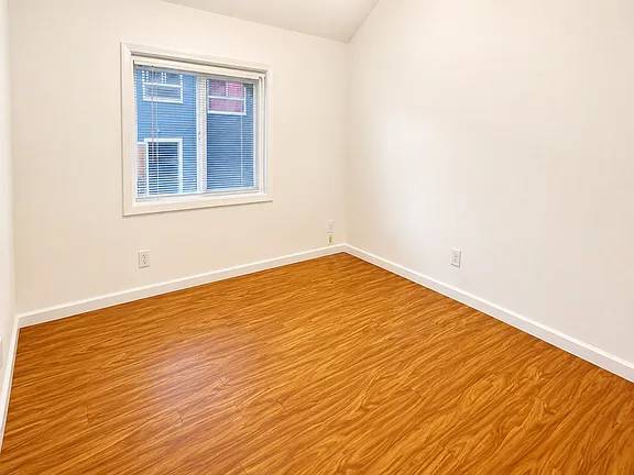2BR/1BA Apartment · Daly City photo 4