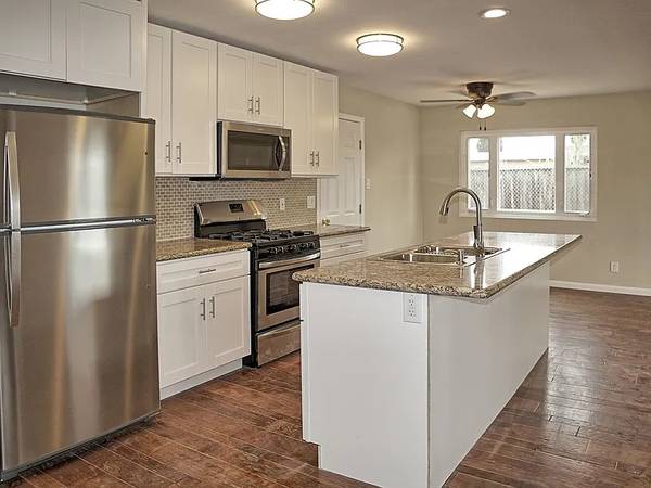 3BR/2BA Single Family House on Cotton Ave · Newark photo 2