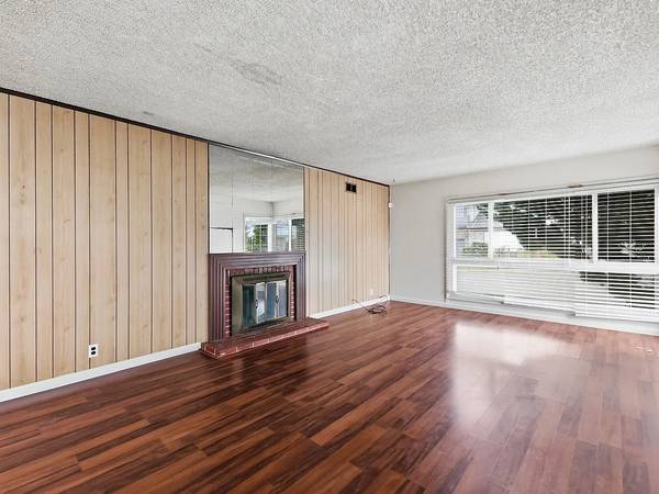 3BR/2BA Apartment · Daly City photo 3