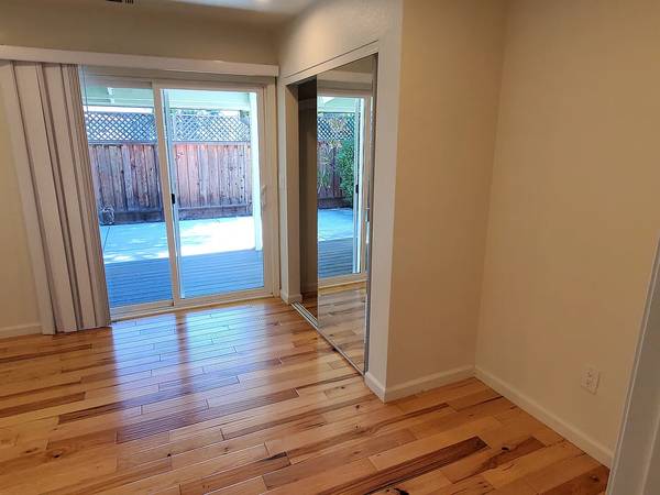 1BR/1BA Apartment · Mountain View photo 3