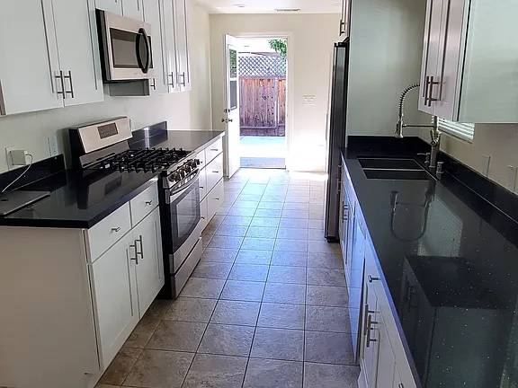1BR/1BA Apartment · Mountain View photo 5