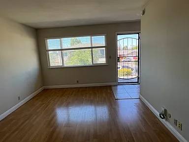 Beautiful Updated 4 Bedroom Home photo 2