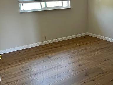 Beautiful Updated 4 Bedroom Home photo 4