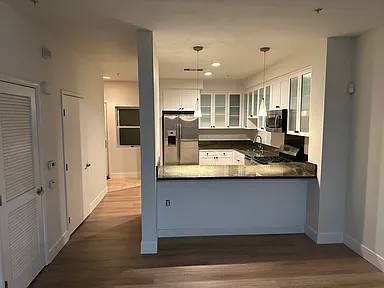 6466 Hollis St photo 4