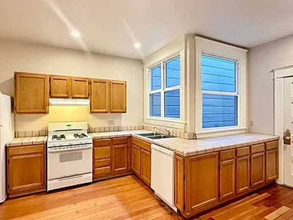 2BR/1BA Apartment on Chestnut St · San Francisco photo 2