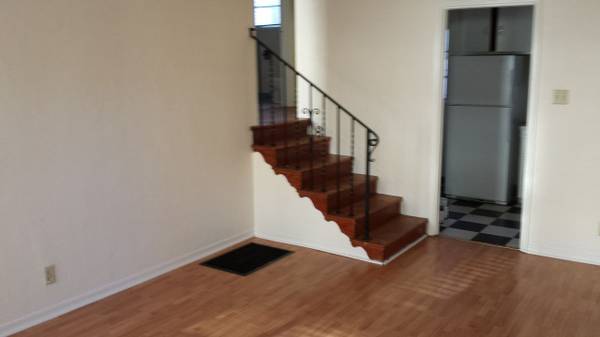 1BR/1BA Duplex on Willow St · Oakland photo 2