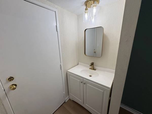 1BR Apartment on 15th Street · Oakland photo 4