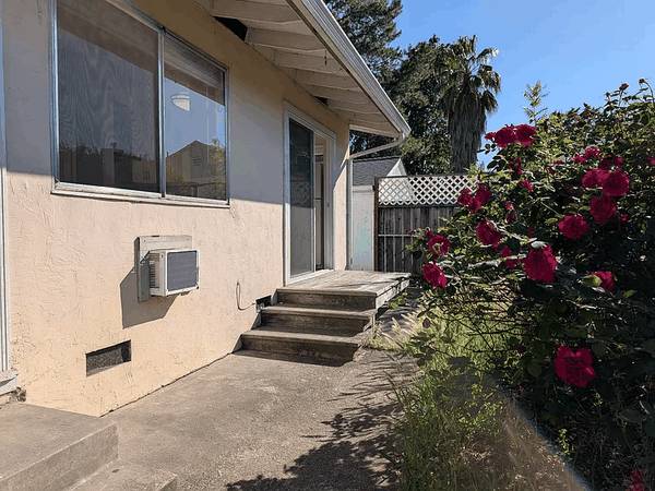 411 S E St Santa Rosa, CA 95404 photo 4