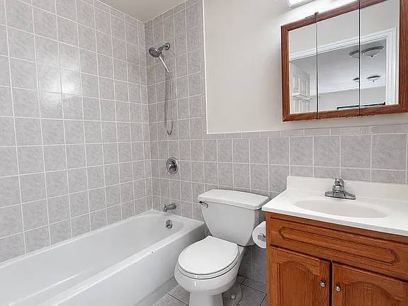 1BR/1BA Apartment on Moore St · Brooklyn photo 4
