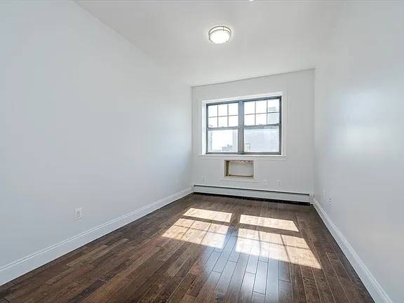 1BR/1BA Apartment on 31st Ave · Astoria photo 2