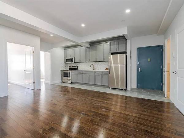 1BR/1BA Apartment on 31st Ave · Astoria photo 4