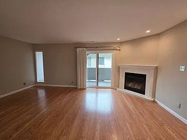 2BR/1BA Condo on El Camino Real · San Mateo photo 2