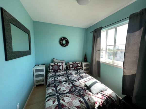 3BR/2BA Apartment · Berkeley photo 2