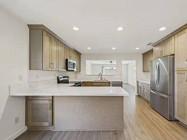 4BR/2BA Single Family House on Avalon Ave · San Francisco photo 2