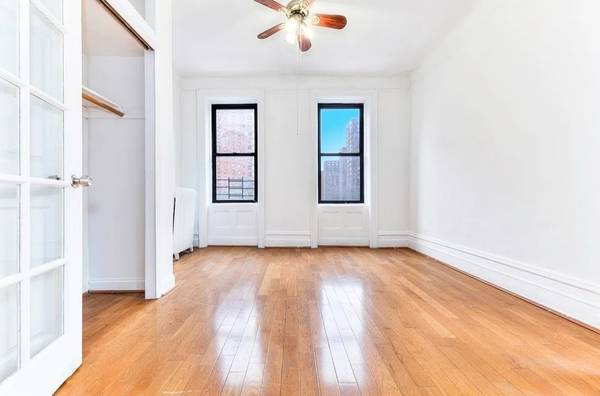 2BR/1BA Apartment on W 130th St · New York photo 5
