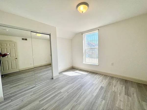 3BR/2BA Apartment on Latona St · San Francisco photo 4