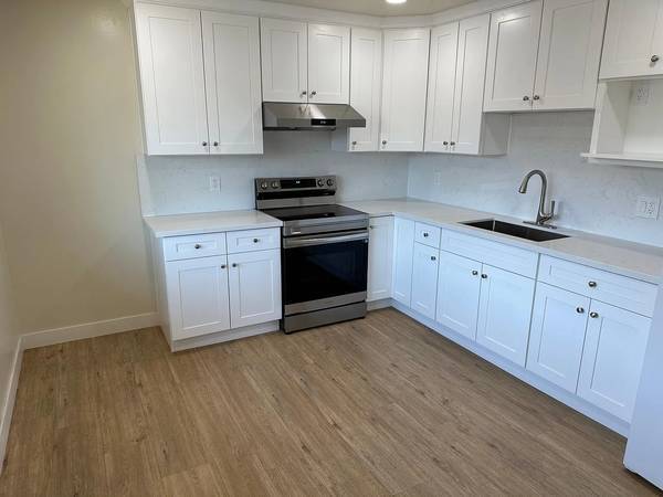 2BR/1BA Apartment · Daly City photo 2