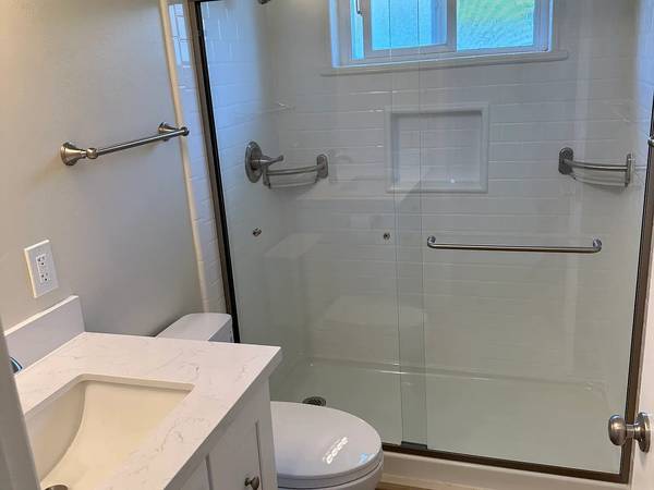 2BR/1BA Apartment · Daly City photo 3