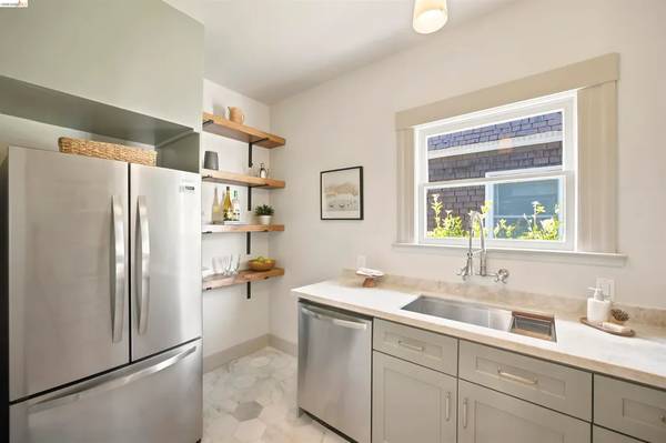 1BR/1BA Apartment · Berkeley photo 2