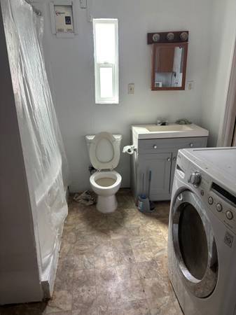 1BR/1BA In Law Adu · Bronx photo 2