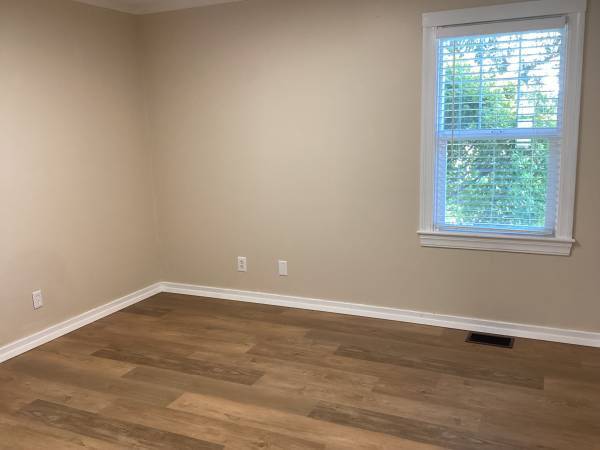 2BR/1BA Single Family House · Petaluma photo 4