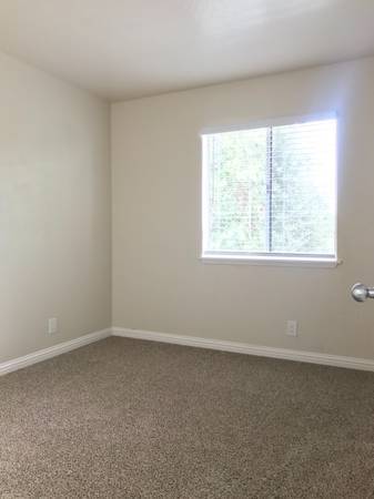 110 Graham Apartments photo 2