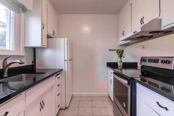926 Woodside photo 2