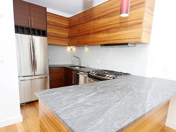 1BR/1BA Apartment on 31st Ave · Astoria photo 4