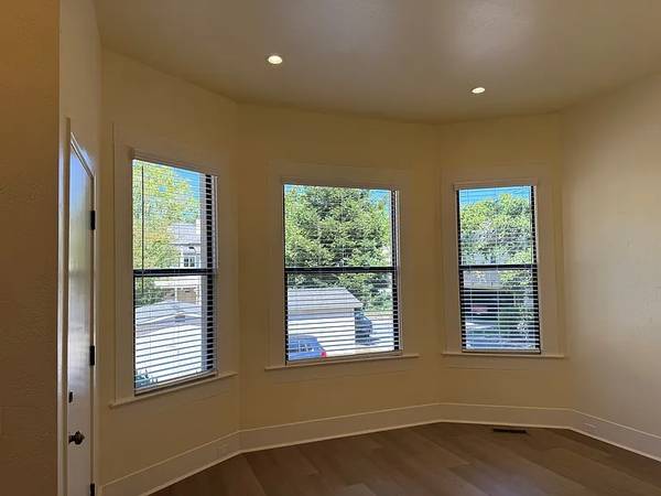 2BR/1BA Duplex on Willow St · Kentfield photo 2