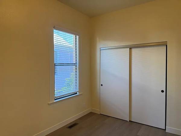2BR/1BA Duplex on Willow St · Kentfield photo 5